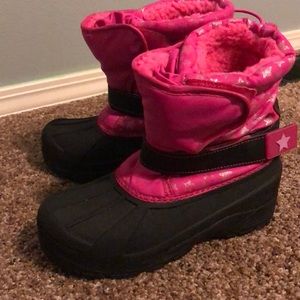 Athletech Girl’s snow boots size 3. Never worn